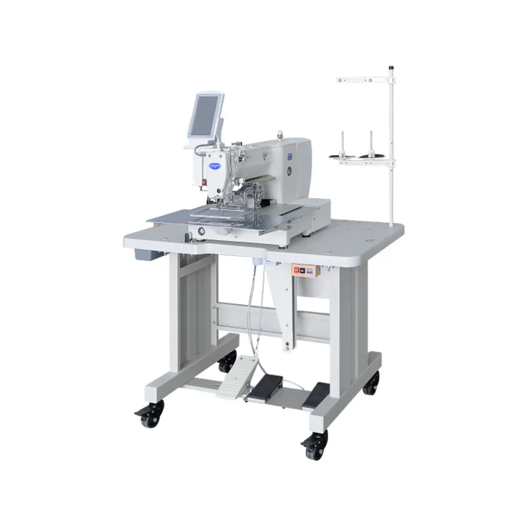 Máquina de costura CNC